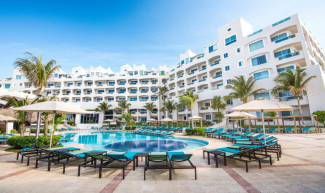 Features Are Available at Panama Jack Resorts Cancun