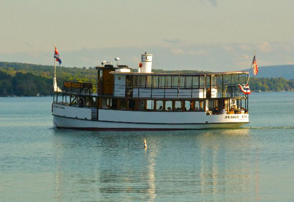 Make the Skaneateles Lake Boat Tour